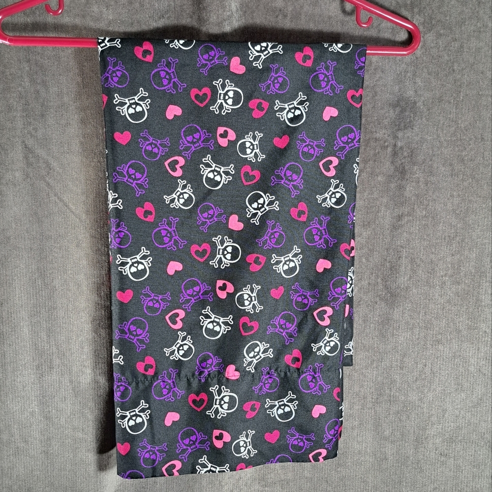 Pair of Large Black Skulls and Hearts Polyester Pillowcases VG 31.5" x 20"